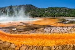 GRAND PRISMATIC SPRING. YELLOWSTONE NATIONAL PARK. WYOMING